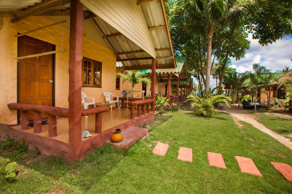 Mali Resort Pattaya Beach Koh Lipe Buitenkant foto